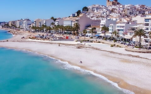 Altea 49: Wasser, Himmel, Daytime, Eigentum, Azurblau, Natürlichen Umgebung, Strand, Gebäude, Strandresort