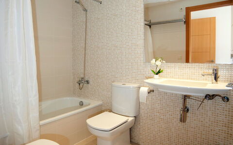 Altea 49: Badezimmer, Zimmer, Eigentum, Interior Design, Fliese, Die Architektur, Grundeigentum, Armatur, Fussboden, Gebäude