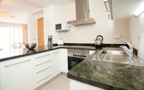 Altea 49: Countertop, Eigentum, Zimmer, Sinken, Küche, Interior Design, Möbel, Fussboden, Cabinetry, Gebäude