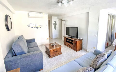 Don Lorenzo: Möbel, Flooring, Interior Design, Fussboden, Couch, Decke, Zimmer, Wohnzimmer, Wohnung, Zuhause