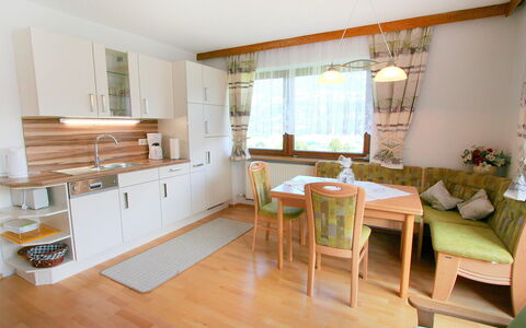 Christl: Zimmer, Eigentum, Möbel, Gebäude, Fussboden, Interior Design, Haus, Holzboden, Hartholz, Küche