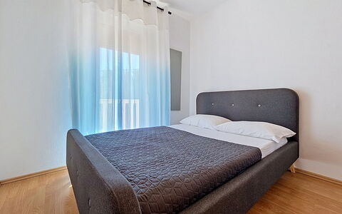 Trogir Slatine 166: Schwimmbad, Gebirge, Eco Hotel, Resort, Estate, Senke, Villa, Landscaping, Ferienort, Hinterhof