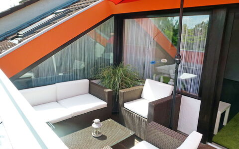 Weisenhorn: Eigentum, Möbel, Gebäude, Tabelle, Interior Design, Schatten, Pflanze, Couch, Eigentumswohnung, Wohngebiet
