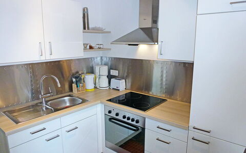 Weisenhorn: Eigentum, Zimmer, Küche, Cabinetry, Countertop, Möbel, Interior Design, Gebäude, Haus, Major Appliance
