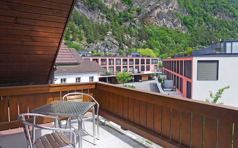 Altstadt Loft: Gebäude, Eigentum, Tabelle, Pflanze, Fenster, Holz, Die Architektur, Berg, Gartenmöbel, Freizeit