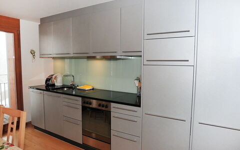 Eden Apt.d: Möbel, Cabinetry, Countertop, Zimmer, Küche, Eigentum, Schrank, Herd, Interior Design, Gebäude