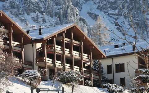 Primula Apt. B: Schnee, Winter, Eigentum, Bergdorf, Berg, Zuhause, Haus, Gebäude, Grundeigentum, Bergstation