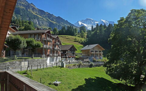 Roossihuus Apt.s: Bergforms, Berg, Bergdorf, Gebirge, Bergstation, Alpen, Eigentum, Himmel, Haus, \Stadt