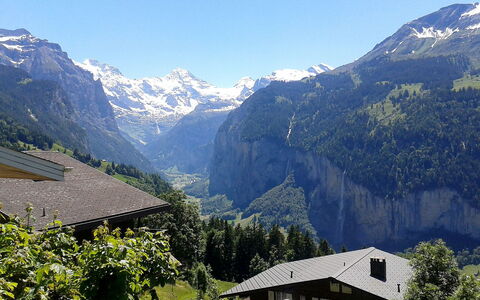 Sulegg Apt. i: Bergforms, Berg, Gebirge, Bergstation, Hochland, Natürliche Landschaft, Bergdorf, Senke, Alpen, Himmel