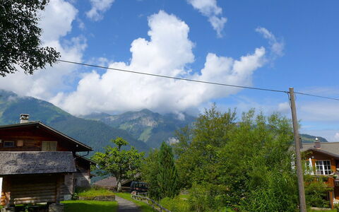 Zur Linde Apt.w: Himmel, Wolke, Natur, Berg, Bergstation, Haus, Eigentum, Baum, Wildnis, Kumulus