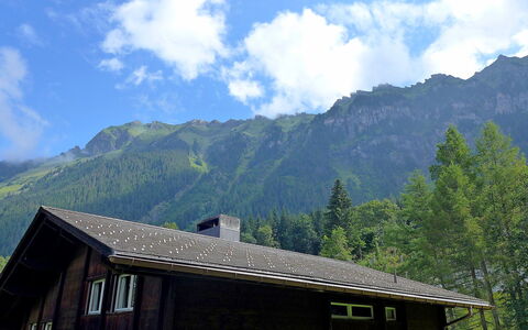 Zur Linde Apt.w: Bergforms, Berg, Hochland, Gebirge, Himmel, Bergstation, Natürliche Landschaft, Alpen, Wildnis, Haus
