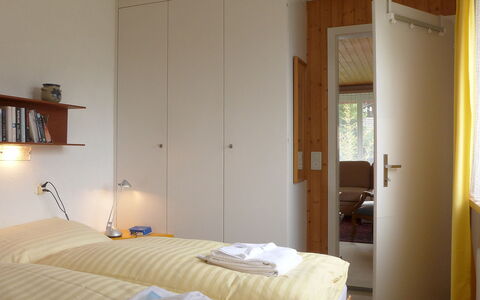 Zur Linde Apt.w: Schlafzimmer, Zimmer, Bett, Möbel, Eigentum, Bettdecke, Bettrahmen, Interior Design, Wand, Matratze
