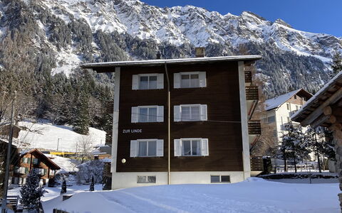 Zur Linde Apt.w: Schnee, Gebäude, Himmel, Daytime, Berg, Eigentum, Wolke, Fenster, Natur, Steigung