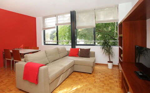 Vila Olimpica Pamplona: Zimmer, Möbel, Eigentum, Wohnzimmer, Interior Design, Gebäude, Fussboden, Haus, Laminatboden, Holzboden