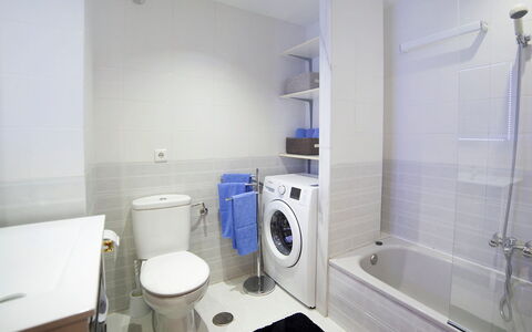 Calpe Calp 898: Badezimmer, Eigentum, Zimmer, Haus, Die Architektur, Interior Design, Gebäude, Armatur, Badewanne, Fussboden