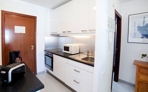 Calpe Calp 898: Zimmer, Eigentum, Möbel, Gebäude, Interior Design, Haus, Fussboden, Küche, Cabinetry, Wohnung