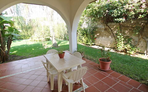 Orchidea: Eigentum, Gebäude, Zimmer, Haus, Grundeigentum, Tabelle, Die Architektur, Bogen, Villa, Baum