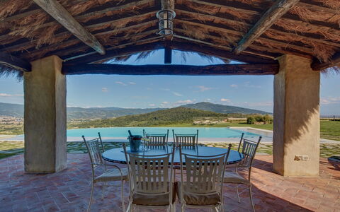 Villa Agazzi: Eigentum, Gebäude, Haus, Grundeigentum, Zimmer, Resort, Estate, Veranda, Zuhause, Urlaub