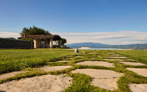 Villa Agazzi: Himmel, Natürliche Landschaft, Gras, Feld, Graspflanze, Ländliches Gebiet, Wiese, Landschaft, Haus, Grundstueck