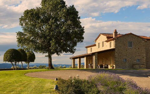 Villa Agazzi: Eigentum, Haus, Zuhause, Himmel, Baum, Estate, Gebäude, Ländliches Gebiet, Bauernhaus, Grundeigentum