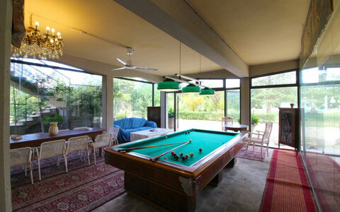 Villa Quattro Mori: Billiard Raum, Billiard-Tisch, Zimmer, Schwimmbad, Eigentum, Spiele, English Billiards, Erholungsraum, Möbel, Tabelle