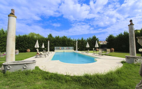Villa Quattro Mori: Garten, Rasen, Landscaping, Schatten, Gartenmöbel, Park, Hazienda, Estate, Garten, Eco Hotel