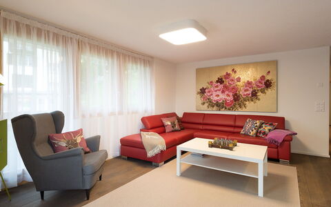Bergfrieden Apt. 2: Zimmer, Möbel, Interior Design, Wohnzimmer, Eigentum, Fussboden, Decke, Gebäude, Grundeigentum, Wand