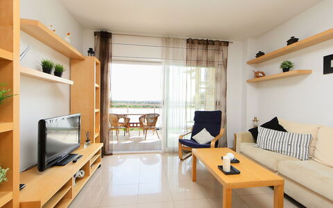 Nou Salou: Zimmer, Eigentum, Möbel, Interior Design, Gebäude, Wohnzimmer, Haus, Fussboden, Grundeigentum, Tabelle