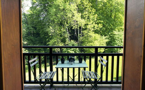 Saint Gervais 172: Gebäude, Pflanze, Baum, Schatten, Holz, Interior Design, Veranda, Zaun, Tabelle, Fenster