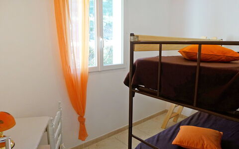 La Campagne: Orange, Zimmer, Möbel, Eigentum, Interior Design, Gelb, Haus, Bett, Tabelle, Zuhause