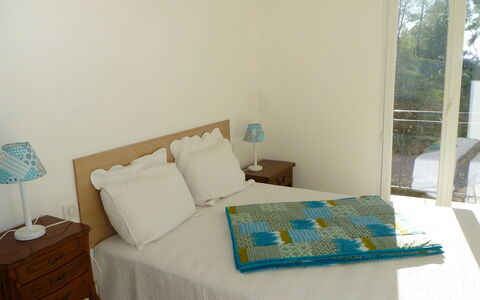 La Campagne: Schlafzimmer, Zimmer, Möbel, Eigentum, Bettdecke, Bett, Türkis, Bedding, Interior Design, Haus