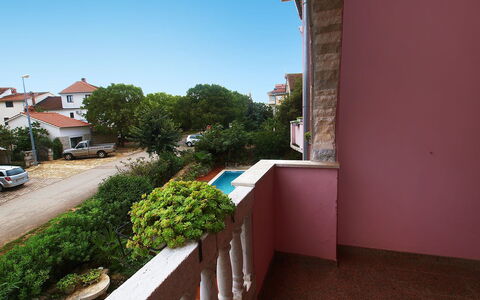 Rovinj 397: Eigentum, Grundeigentum, Gebäude, Haus, Wohngebiet, Die Architektur, Zuhause, Wohnung, Balkon, Himmel