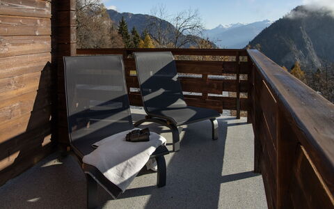 Plein Soleil B 19: Holz, Gebirge, Hartholz, Bergstation, Grat, Holzbeize, Alpen, Balkon, Senke, Planke