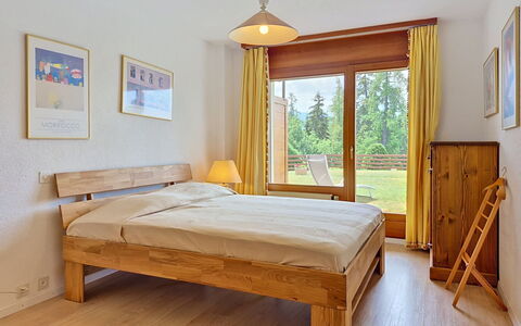 Santa Barbara 23: Bett, Möbel, Schlafzimmer, Interior Design, Flooring, Holz, Fussboden, Bedding, Bettdecke, Holzboden
