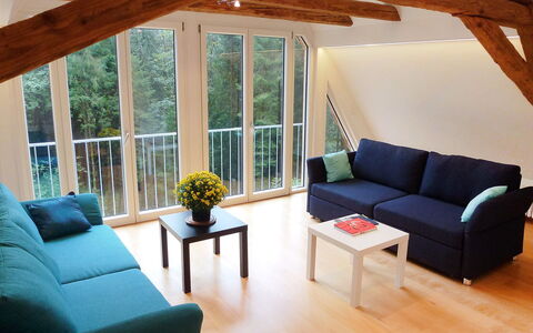 Leubach: Zimmer, Eigentum, Möbel, Gebäude, Wohnzimmer, Haus, Interior Design, Grundeigentum, Fussboden, Zuhause