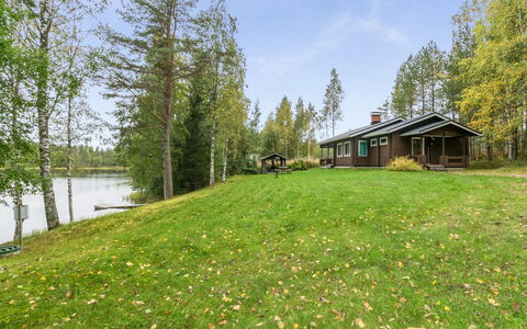 Aurinkoranta: Baum, Gras, Hütte, Grundstueck, Zuhause, Ländliches Gebiet, Estate, Bauernhaus, Wiese