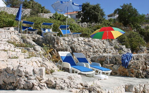 Carmen: Urlaub, \Fels, Regenschirm, Tourismus, Küste, Baum, Mode-Accessoire, Freizeit, Strand, Haus
