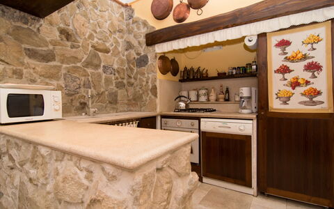 'O Pignatiello: Countertop, Cabinetry, Eigentum, Gebäude, Küche, Küchengerät, Herd, Holz, Interior Design, Haushaltsgerät