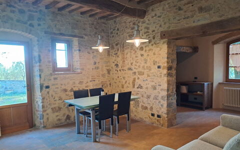 Arturo: Tabelle, Möbel, Fenster, Holz, Couch, Interior Design, Wohnzimmer, Gebäude, Flooring, Stuhl