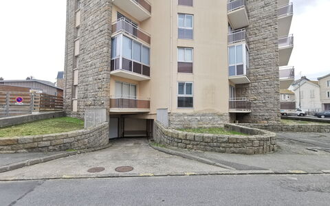 Les Terrasses: Gebäude, Eigentum, Fenster, Pflanze, Himmel, Urban Design, Grundstueck, Eigentumswohnung, Wohngebiet