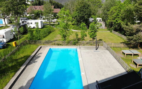 Ferien 1: Wasser, Pflanze, Eigentum, Gebäude, Schwimmbad, Natur, Baum, Fenster, Schatten, Berg