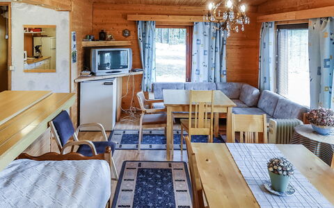 Itätullinkievari: Holz, Hütte, Blockhaus, Wald, Schuppen, Gartenbauten, Lärche, Wald, Holzbeize