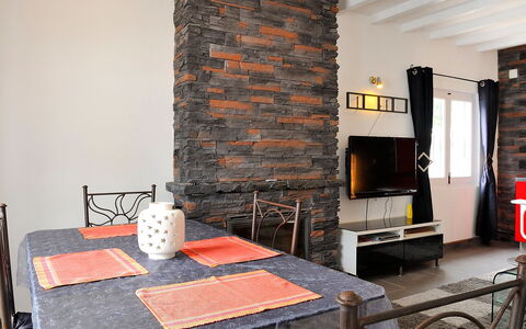 La Yaya: Zimmer, Backstein, Mauerwerk, Eigentum, Kamin, Feuerstelle, Interior Design, Haus, Gebäude, Wand