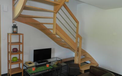 Le Bois Peschard 3.5: Treppe, Zimmer, Eigentum, Interior Design, Haus, Geländer, Dachboden, Design, Zuhause, Hartholz
