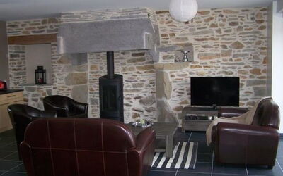 Le Bois Peschard 3.4: Wohnzimmer, Zimmer, Möbel, Eigentum, Interior Design, Wand, Gebäude, Fussboden, Stuhl, Couch