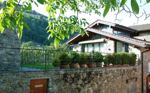 Cantagallo: Haus, Wand, Eigentum, Gebäude, Hütte, Baum, Die Architektur, Steinwand, Zuhause, Dach