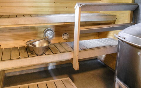 Yläneuvola Lanssi: Möbel, Interior Design, Flooring, Fussboden, Tabelle, Decke, Küche & Esszimmer Tisch, Beleuchtung, Stuhl, Zuhause