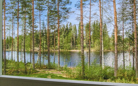 Yläneuvola Lanssi: Möbel, Interior Design, Flooring, Fussboden, Tabelle, Decke, Küche & Esszimmer Tisch, Beleuchtung, Stuhl, Zuhause