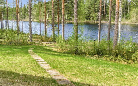Yläneuvola Lanssi: Möbel, Interior Design, Flooring, Fussboden, Tabelle, Decke, Küche & Esszimmer Tisch, Beleuchtung, Stuhl, Zuhause