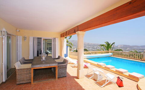 Karibuni: Eigentum, Zimmer, Gebäude, Grundeigentum, Haus, Resort, Möbel, Interior Design, Villa, Schwimmbad